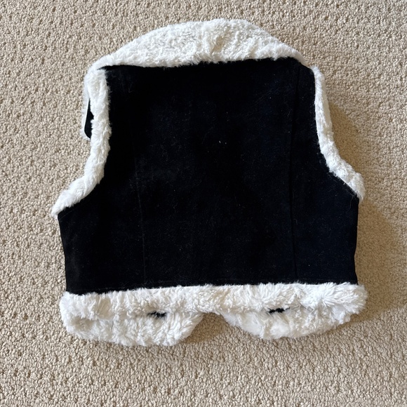 Faux suede cropped black vest with faux fur trim - Picture 5 of 6